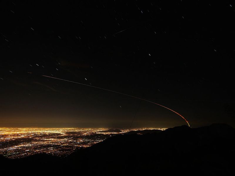 Start der Atlas-Rakete mit dem InSigt-Lander im Gepäck von der Militärbasis in Kalifornien (Bild: NASA)