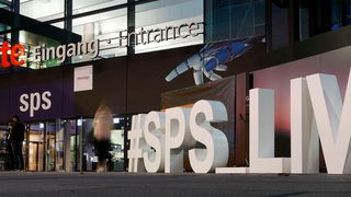 Auch wenn die Stimmung der Automatisierer auf der SPS 2023 gut ist, schwingen in vielen Gesprächen die Sorgen mit. Die Geschäfte könnten aufgrund der wirtschaftlichen Lage schnell abkühlen, heißt es immer wieder.  (Bild: Sandro Kipar/VCG)