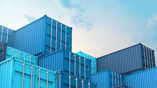 Docker-Container „von der Stange“ sind eine Einladung zu Raubüberfällen. Zum Glück geht es auch anders: mit bewährten Best-Practices zum sicheren „Ein-Docken“ von Arbeitslasten. (©nespix - stock.adobe.com)