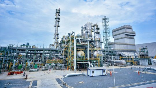 Thyssenkrupp Uhde wurde von Dangote Fertiliser Limited für Lizenzierung von vier Harnstoff-Granulierungsanlagen in Nigeria, Afrika, ausgewählt.(Bild:  Thyssenkrupp Uhde)