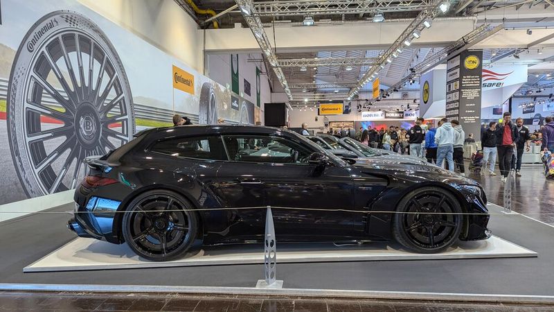 Brabus zeigt sein erstes selbst gestaltetes Auto – den Rocket GTS auf Mercedes-Benz-Basis mit Plug-in-Hybrid und 736 kW/1.000 PS Leistung. Kostenpunkt: knapp 950.000 Euro (Bild: Rosenow – VCG)