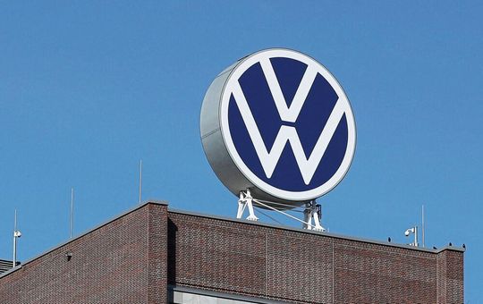 Volkswagen könnte bis zu 30.000 Stellen in Deutschland vom Tisch fegen, um den Sparkurs auf der Zielgeraden zu halten.(Bild:  Volkswagen)
