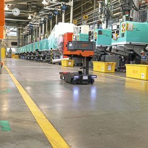 Einfach installiert und schnell amortisiert ermöglicht der Rebel Move den kostengünstigen Einstieg in die Automatisierung von Logistikprozessen. (Bild:  Igus)