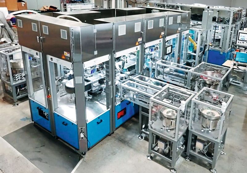 Symphoni reduziert Werkzeugaufwand- und Platzbedarf, steigert Durchsatz und Ausbeute und ermöglicht die Verarbeitung mehrerer Produkttypen auf einer einzigen Linie. Die integrierte Inline-Prozessüberwachung beseitigt blinde Flecken und liefert vollständig rückverfolgbare, auditfähige und verwertbare Produktionsdaten. (Bild: Kistler)