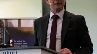 Initiator Prof. Stefan Reindl moderierte das Auftaktforum des Automobilsommers. (HfWU)