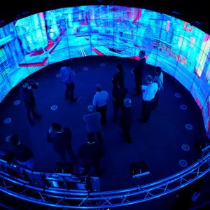 Mit der Nvidia NVS 810 lassen sich Multi-Monitor-Aufbauten wie den 330-Grad-Screen der Monash University in Melbourne relativ leicht verwirklichen.