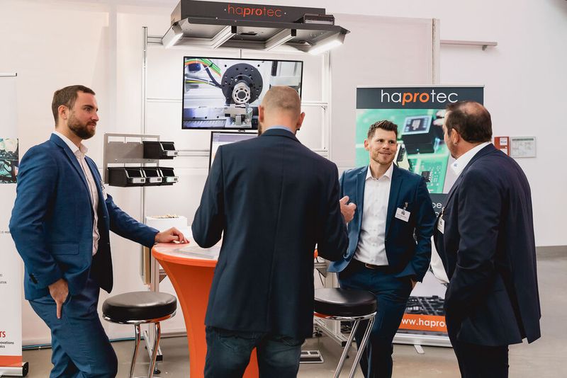 Der EMS-Tag 2024 in Würzburg bringt die Branche an einen Tisch, an dem Ideen und Lösungsansätze für Multikrisen diskutiert werden. (Bild: Stefan Bausewein)