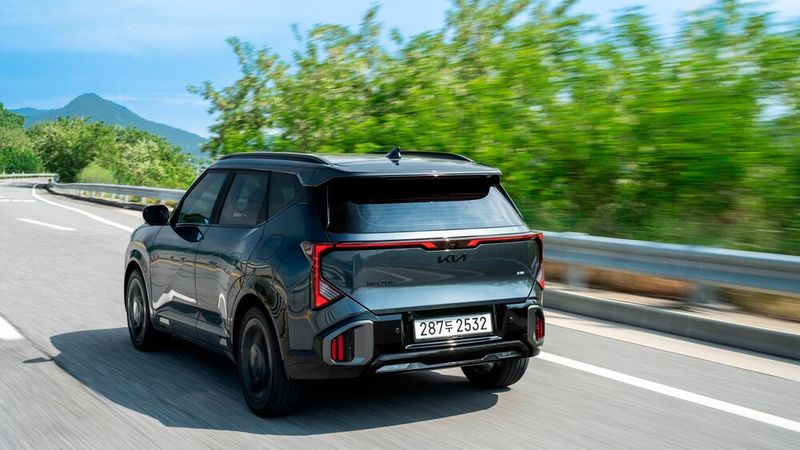 Der 4,43 Meter lange Seltos trifft auf VW T-Roc, Skoda Karoq, Nissan Qashqai oder Renault Symbioz. (Bild: Kia)