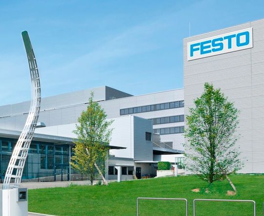 Festo will aufgrund der allgemein schlechter werdenden Lage allein in Deutschland rund 1.300 Personen entlassen, um zu sparen ...(Bild:  Festo)