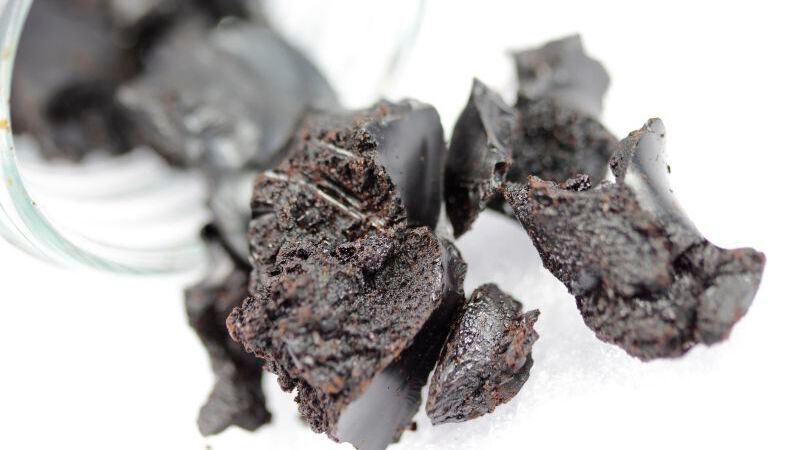 Ligninschaum in fester Form. (Bild:   Fraunhofer WKI | Manuela Lingnau)