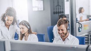 Externe Call-Agents entlasten Mitarbeiter im Autohaus spürbar. (Bild: REDPIXEL - adobe.stock.com)