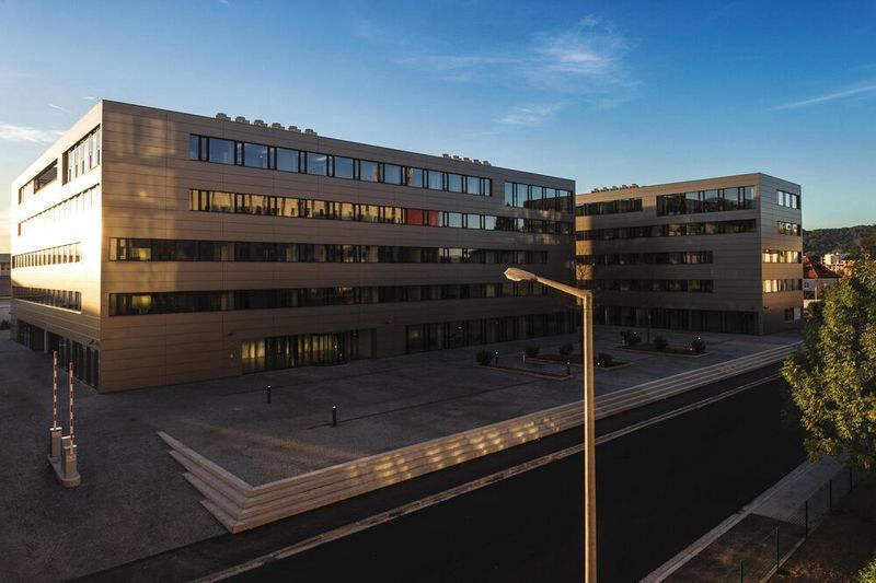 Der neue Porschehof in Salzburg. (© FOTO FLAUSEN)
