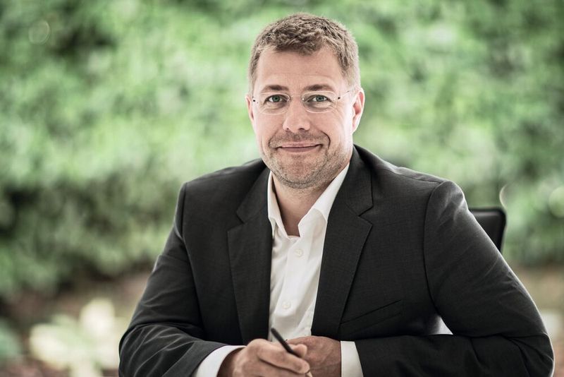 Stephan Strohmeier leitet beim Entwicklungsdienstleister Newtec die Abteilung „Beratung Digitale Transformation“. Seine Einschätzung: „Medizintechnikunternehmen sehen das Thema Security, die meisten unterschätzen die Tragweite und Relevanz jedoch noch.“ (Bild: Newtec)