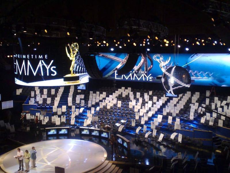 Die Video-Kugel in Aktion (oben rechts) während der Verleihung der Emmy Awards. (Archiv: Vogel Business Media)