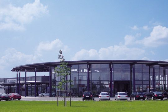 2009 eröffnete die neue Mercedes-Benz-Filiale in Zeithain als Ersatz für den Standort in Riesa. (Archiv: Vogel Business Media)