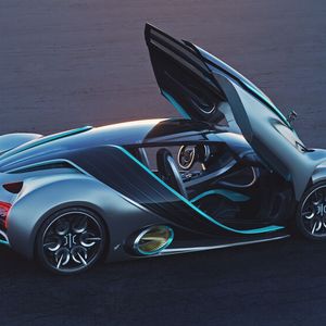 Wie es sich für ein Hypercar gehört, verfügt der nur knapp eine Tonne schwere XP-1 über Flügeltüren.(Bild:  Hyperion)