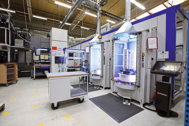 Speziell für die Fertigung von Aluminiumbauteilen wurde in Spaichingen in zwei Bearbeitungszentren H 2000 inklusive einer Automation von Fastems investiert. (Bild: Heller)