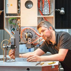 Contrôle de la précision à chaque étape du processus de production.(Source :  DECLIC)