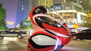 Bereits im Jahr 2010 stellte GM auf der World Expo in Shanghai mit dem EN-V Concept seine Vision für die Mobilität von morgen vor. (GM)
