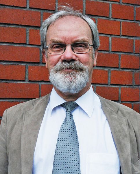 „Trotz bedeutender Entwicklungen mit anderen Werkstoffen: auf Stahl im Automobil wird man nie ganz verzichten können. Mindestens 30 % des Autos bleiben auch in Zukunft aus Stahl“, erklärt Frank Wilke, Vice President technische Kundenberatung der Deutschen Edelstahlwerke, Tochter der Schmolz+Bickenbach-Gruppe. (Bild: Deutsche Edelstahlwerke)