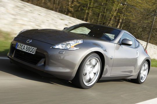 328 PS, zwei Sitze, Hinterradantrieb: Der Nissan 370Z kommt als klassischer Sportwagen zu Preisen ab 38.750 Euro in den Handel. (Nissan)