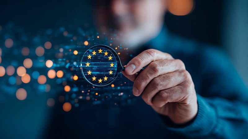 Die EU-Kommission überprüft, ob Marktstellung und das Greifen gesetzlicher Vorschriften in Bezug auf AWS und Azure im Einklang stehen. (Bild: ©  Cam - stock.adobe.com)