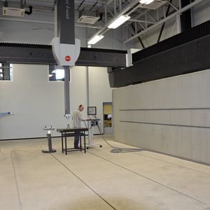 Messen im XXL-Format: Pfrang-Tec in Meißen besitzt die derzeit größte Koordinatenmessemaschine der Welt mit einem Messbereich von 7000 mm x 4000 mm x 3000 mm.