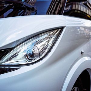 Mit der neuen Busse-Lösung verbesserte sich die ohnehin hohe Qualität der Hymer-Fahrzeugwände abermals – diese weisen eine spiegelglatte Oberfläche auf. (Bild:  Hymer)