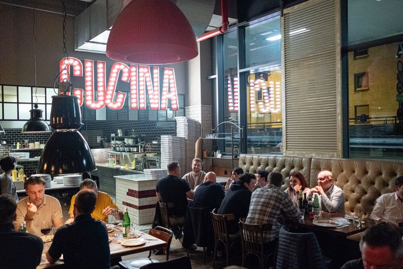 Genuss und gute Gespräche in der L'Osteria (Bild: Niklas Christensen)