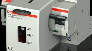 Der fernsteuerbare Schalter mit elektrischem Motorantrieb ist speziell für Anwendungen entwickelt worden, bei denen es auf eine hohe Verfügbarkeit der Anlage ankommt. Bild: ABB (Archiv: Vogel Business Media)