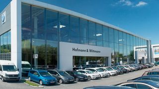 Auto-Scholz mit Sitz in Bamberg übernimmt das VW-Zentrum Ingolstadt und das Porsche-Zentrum Ingolstadt der HW-Gruppe. (Bild: Schrägformat Fotografie)