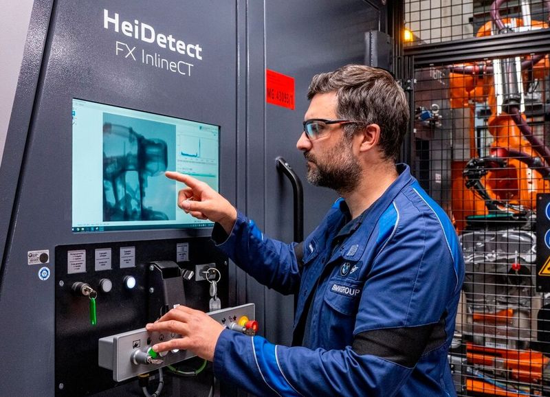 E-Motorengehäuse im CT-Scan: Innerhalb von 42 Sekunden werden 2ͅ.400 Einzelaufnahmen zur KI-gestützten Qualitätssicherung erstellt. (Bild: BMW)