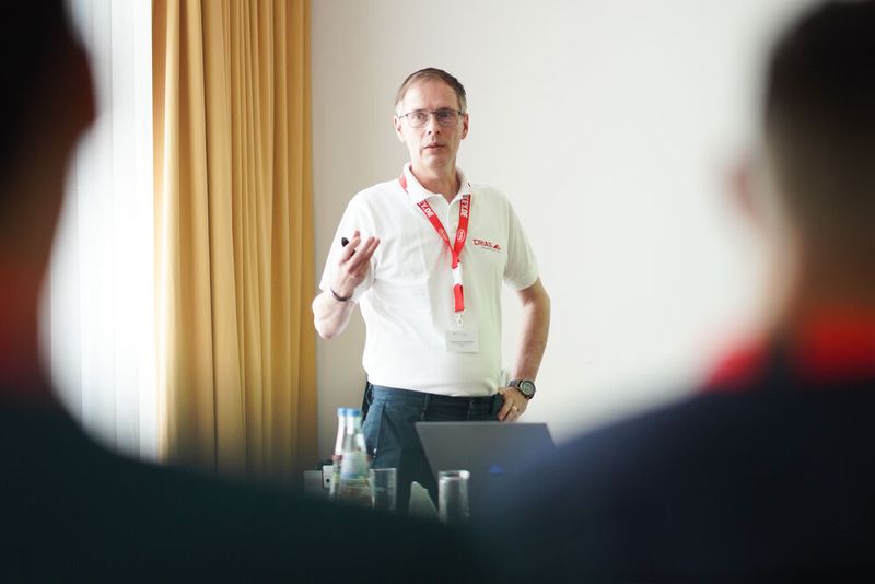 FPGA Conference Europe 2022: Über 70 Sprecher, 100 Vorträge und über 250 Teilnehmer – nach zwei Jahren mit Corona-bedingten Digitalkonferenzen fand die dreitägige FPGA Conference vom 5. bis 7. Juli 2022 endlich wieder als Präsenzveranstaltung statt. Besondere Highlights waren die spannende Keynote von Nick Ni von AMD/Xilinx, die interessante Couchtalk-Expertenrunde, der traditionelle BBQ-Grillabend sowie die vielen glücklichen Gewinner der Verlosungsaktionen.  (Bild: Nadine Stegemann)