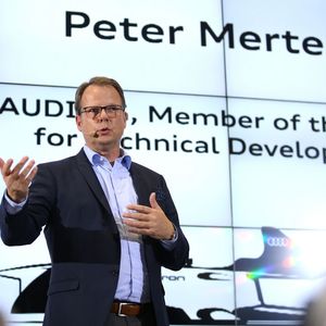 Peter Mertens ist neuer Aufsichtsratsvorsitzender bei Valens Semiconductor. 
Neben verschiedenen Management-Positionen bei Mercedes-Benz war er sechs Jahre CTO der Volvo Car Corporation und acht Jahre General Motors Global Line Executive. Zuletzt war er Vorstand für technische Entwicklung und Design bei Audi. Mertens war auch Mitglied mehrerer Aufsichtsräte, wie Polestar, Zenuity, Audi, Volkswagen Financial Services, Recogni und Faurecia. Er ist zudem Gründungsvorsitzender von AID/Argo AI Europe, einem Anbieter von autonomen Fahrsystemen.