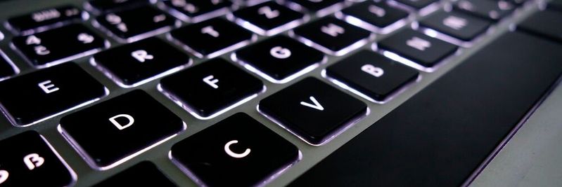 Die Nachfrage nach Computern ist im letzten Jahr eingebrochen, mit zum Teil drastischen Auswirkungen auf die Lieferkette – vom Chiphersteller bis zum Geräteproduzenten.(Bild:  frei lizenziert /  Pixabay)