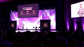 Sathish Balakrishnan, VP und General Manager für Ansible, stellt auf dem „Red Hat Summit 2026“ Neuerungen für die Automatisierungsplattform vor.  (Bild: Red Hat / Youtube)