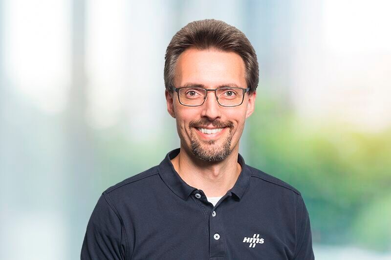 Stefan Kraus verantwortet als Product Manager bei HMS in Ravensburg die Weiterentwicklung moderner Safety- und Kommunikationslösungen für vernetzte Automatisierungsumgebungen.(Bild:  HMS Industrial Networks)