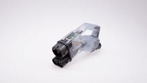 Transparenter DC-Ladestecker von Lapp mit dem Kommunikationscontrollerboard vSECC.InPlug von Vector (Bild: Vector Informatik)