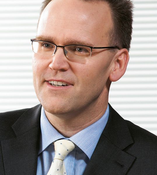 6   Bernd Schunk, Geschäftsleiter Vertrieb, Geschäftsbereich Linear Motion and Assembly Technologies bei Bosch Rexroth in Schweinfurt: „Der camoLINE-Baukasten hat nicht nur Vorteile in der Produktauswahl, sondern er bietet auch Einsparungen in der Monate und in der Inbetriebnahme.“ (Archiv: Vogel Business Media)