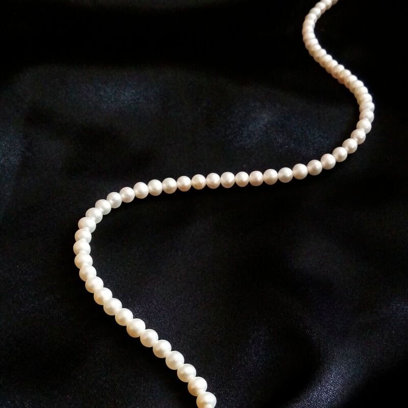 Wie die Perlen einer Perlenkette können molekulare Bausteine von Polymerketten zurückgewonnen und vollumfänglich wiederverwertet werden. 