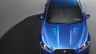 Jaguar XFR-S Sportbrake: Der britische Traditionshersteller bringt nun auch seinen Kombi der oberen Mittelklasse als besonders leistungsstarke Version. (Foto: Jaguar)