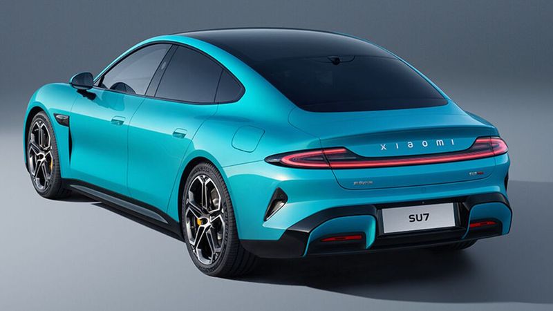 Xiaomi hat das Modell SU7 vorgestellt. Preislich startet der Smartphone-Ableger bei umgerechnet 27.700 Euro.(Bild:  Xiaomi)
