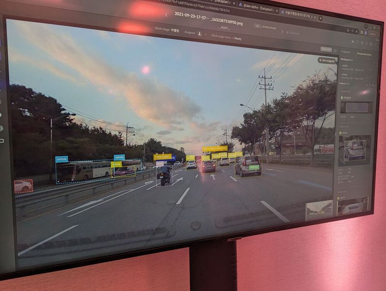 Bild 15: Die auf Deep-Learning gestützten Dienste von Aimmo minimieren manuelle Prozesse und sollen für Geschwindigkeit und Genauigkeit bei der Datenerfassung, -kuratierung, -anreicherung, -kennzeichnung und -prüfung sorgen.  (Bild: Stefanie Eckardt)