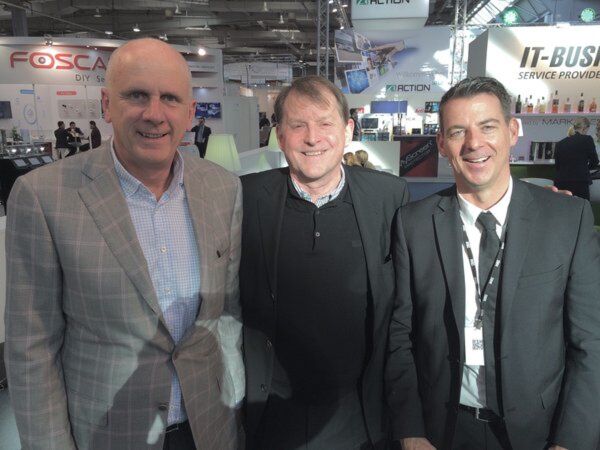 Techdata-Chef Michael Dressen mit Wilfried Platten, Chefredakteur IT-BUSINESS und Michael Görner von TD Azlan.  (IT-BUSINESS)