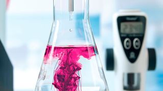 Titration mit digitaler Bürette (Brand)