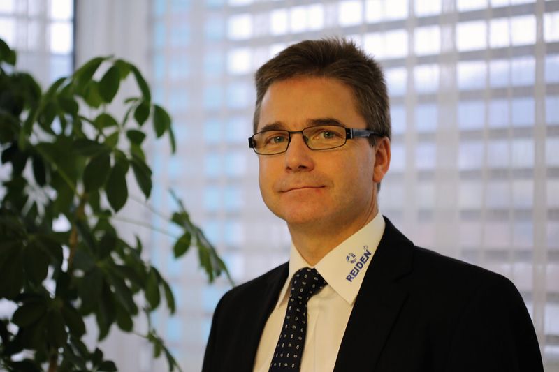 Ruedi Willimann, Teilhaber und Mitglied der Geschäftsleitung bei der Reiden Technik AG: «Für unser Produkt ist eine hohe Produktionstiefe einfach vorteilhaft. Unsere Maschinen sind sehr individuell und wir bauen kaum zwei gleiche Maschinen mit der gleichen Ausstattung. Unsere Fertigungstiefe bietet uns entsprechende Kontrolle über Komponenten und Flexibilität.» (Bild: Anne Richter, SMM)
