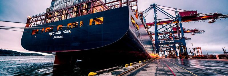 Das Ziel des geförderten Projektes ist es, in Zukunft autonome Roboterteams zur Reinigung und Wartung von Schiffen einzusetzen, während diese im Hafen be- oder entladen werden.(Bild:  gemeinfrei / Pexels)