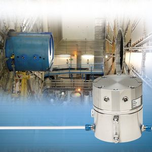 In einer Sonderbauform werden kapazitive Sensoren als Hydrostatic Leveling System CHLS4 in Teilchenbeschleunigern eingesetzt. Die Höhenlage der Messstationen im kilometerlangen Rohrsystem muss stetig überprüft und dabei eine Genauigkeit im Submikrometerbereich erreicht werden, um eine hohe Funktionssicherheit und Effizienz bei der Teilchenkollision herbeizuführen.(Bild:  Micro-Epsilon)