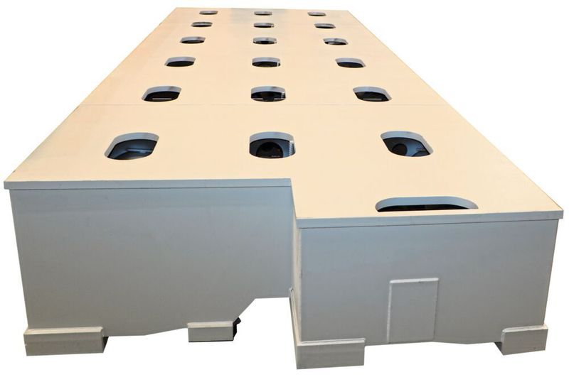 Das 10,5 m lange Schleifmaschinenbett wiegt in der reinen Schweißkonstruk- tion 31 t, nach der Hydropolfüllung 60 t und zeigt die Dimensionen, die Framag am Standort bearbeitet. (Sonnenberg)