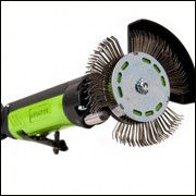 Mit dem „MBX-Stabblaster“ können auch schwer zugängliche Bereiche der Karosserie bearbeitet werden.(Foto:  Monti)